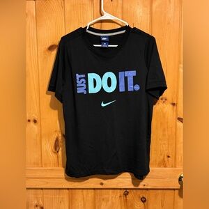 Women’s Large Nike Shirt